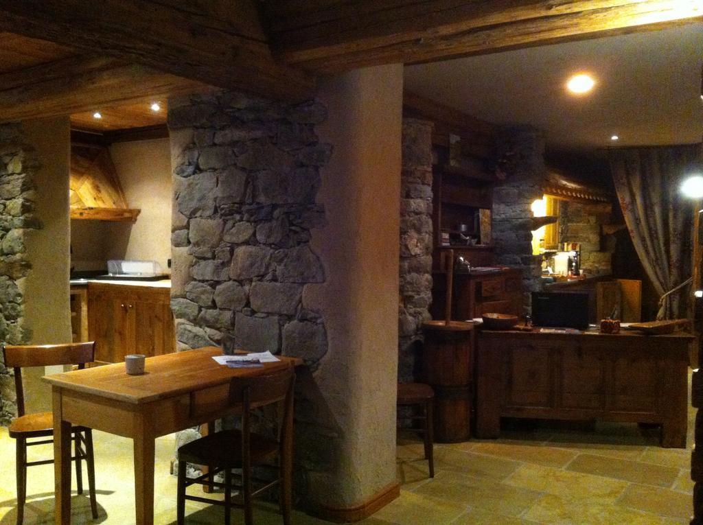 Les Trompeurs Chez Odette Bed & Breakfast Cogne Luaran gambar