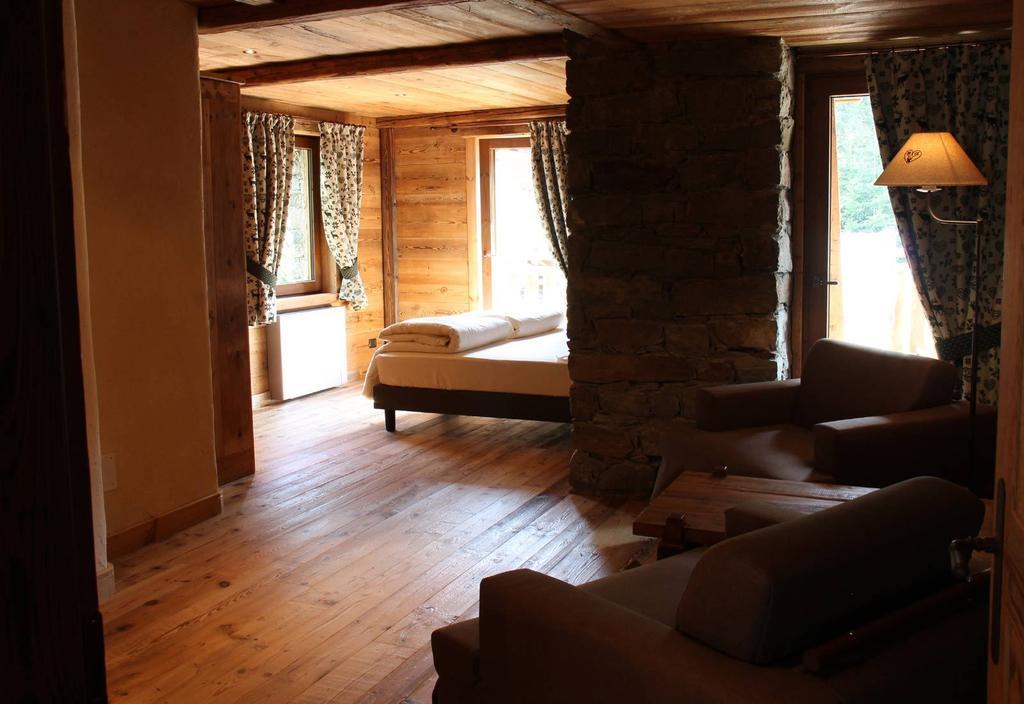 Les Trompeurs Chez Odette Bed & Breakfast Cogne Bilik gambar