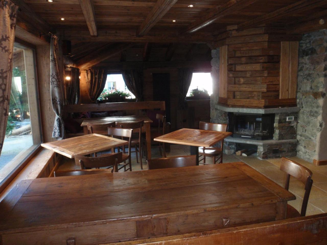 Les Trompeurs Chez Odette Bed & Breakfast Cogne Luaran gambar